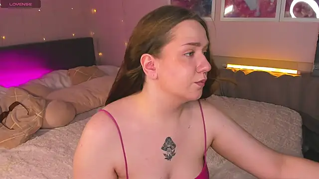 Snapshot of Lilit_Sinful chatting on April 16, 11:33 am Lilit Sinful online show from April 16, 11:33 am
