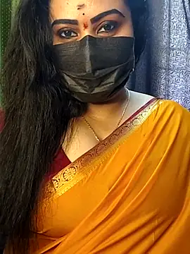 Snapshot of Anushka_flower chatting on April 5, 9:28 am Anushka flower online show from April 5, 9:28 am