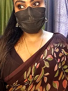 Snapshot of Anushka_flower chatting on May 5, 7:38 am Anushka flower online show from May 5, 7:38 am