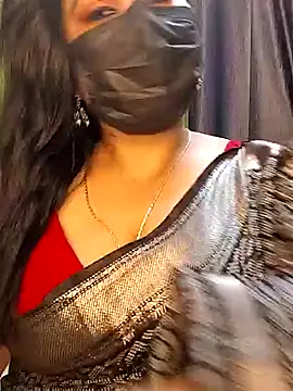 Snapshot of Anushka_flower chatting on May 8, 4:12 pm Anushka flower online show from May 8, 4:12 pm