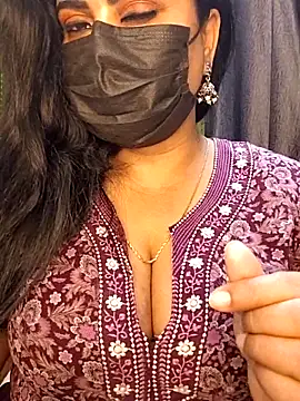 Snapshot of Anushka_flower chatting on May 11, 9:23 pm Anushka flower online show from May 11, 9:23 pm