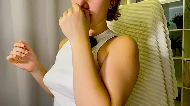 Snapshot of kissable_era chatting on July 8, 11:37 am kissable era online show from July 8, 11:37 am