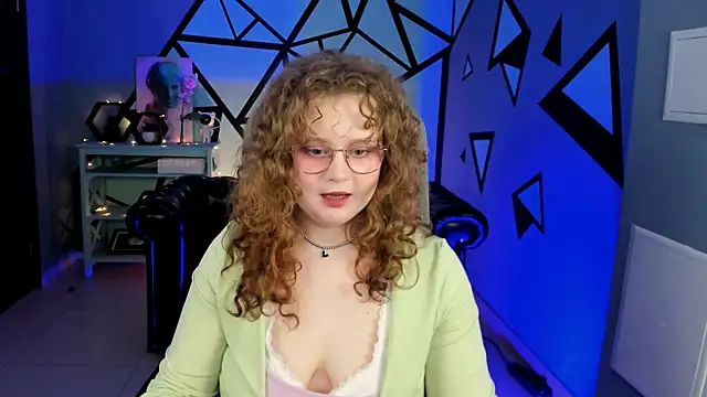 Snapshot of SaraSweetness chatting on April 4, 12:57 pm SaraSweetness online show from April 4, 12:57 pm