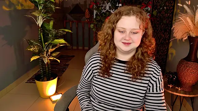 Snapshot of SaraSweetness chatting on April 9, 9:36 am SaraSweetness online show from April 9, 9:36 am
