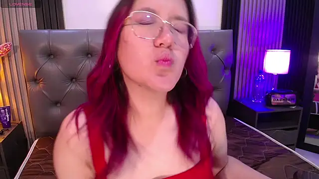Snapshot of Lana_sweett2 chatting on July 7, 7:23 am Lana sweett2 online show from July 7, 7:23 am