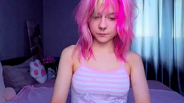 Snapshot of PerryKitty chatting on June 30, 3:35 pm PerryKitty online show from June 30, 3:35 pm