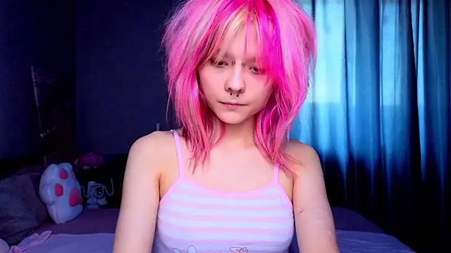 Snapshot of PerryKitty chatting on July 4, 4:02 pm PerryKitty online show from July 4, 4:02 pm