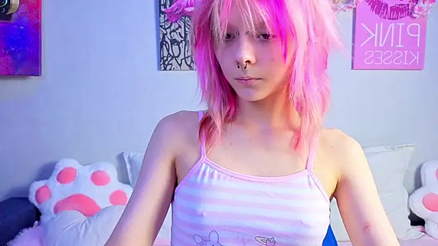 Snapshot of PerryKitty chatting on July 13, 3:48 pm PerryKitty online show from July 13, 3:48 pm