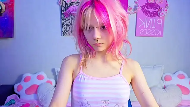 Snapshot of PerryKitty chatting on July 26, 9:27 am PerryKitty online show from July 26, 9:27 am