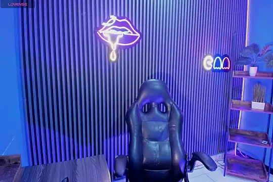 Luanna Rose online show from April 10, 12:10 pm