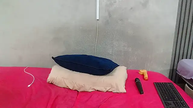 Snapshot of kinkynaghty chatting on May 7, 10:48 pm kinkynaghty online show from May 7, 10:48 pm