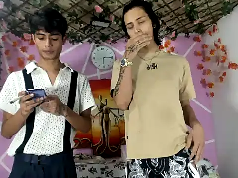 TYLERhHOT2005 online show from March 27, 12:38 am