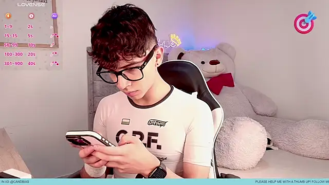 Snapshot of niico_prince chatting on June 4, 9:32 pm niico prince online show from June 4, 9:32 pm