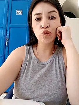 Snapshot of AvaVictori chatting on May 5, 6:49 pm AvaVictori online show from May 5, 6:49 pm