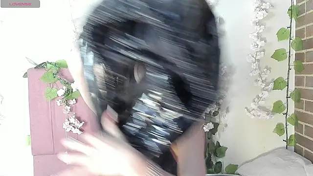 Snapshot of megan_n chatting on April 3, 8:07 pm megan n online show from April 3, 8:07 pm