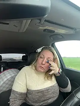 Snapshot of sweetkacibaby chatting on April 12, 2:11 pm sweetkacibaby online show from April 12, 2:11 pm