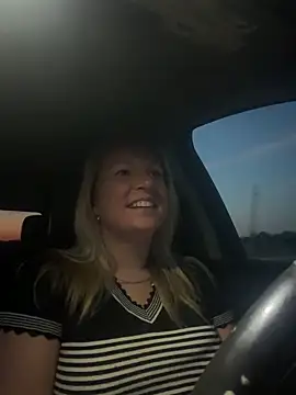sweetkacibaby online show from June 3, 9:56 am
