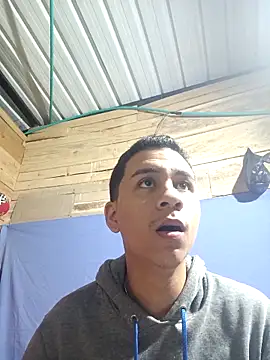 Snapshot of Emyli_Liamm chatting on March 26, 9:04 am Emyli Liamm online show from March 26, 9:04 am