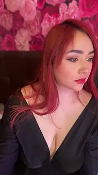 Snapshot of SweetLittleRed chatting on May 3, 8:09 am SweetLittleRed online show from May 3, 8:09 am