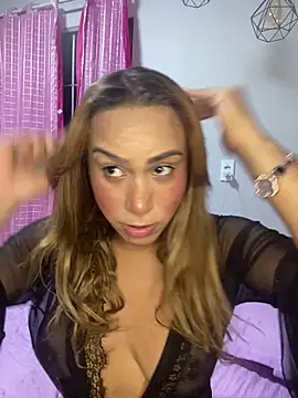 Snapshot of Jullyanaximeness chatting on June 3, 11:21 pm Jullyanaximeness online show from June 3, 11:21 pm