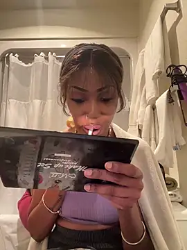 Snapshot of MzBeautyInk chatting on March 29, 4:01 am MzBeautyInk online show from March 29, 4:01 am