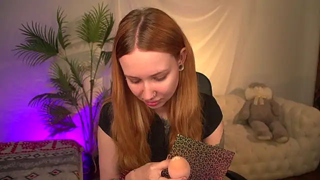 Snapshot of zoeforrd chatting on April 24, 6:27 am zoeforrd online show from April 24, 6:27 am