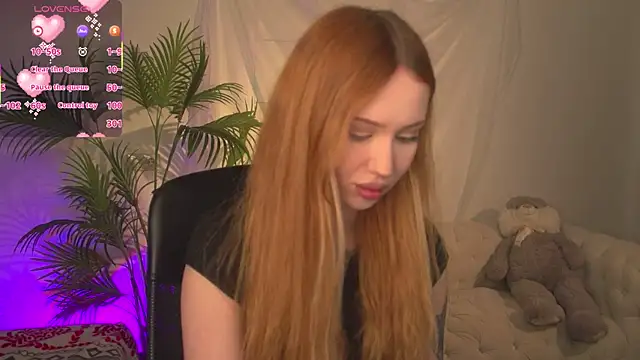 Snapshot of zoeforrd chatting on April 25, 6:27 am zoeforrd online show from April 25, 6:27 am