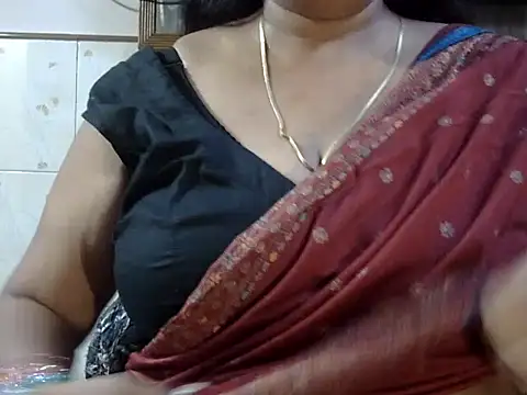 Snapshot of SweetRashii chatting on July 16, 7:03 am SweetRashii online show from July 16, 7:03 am
