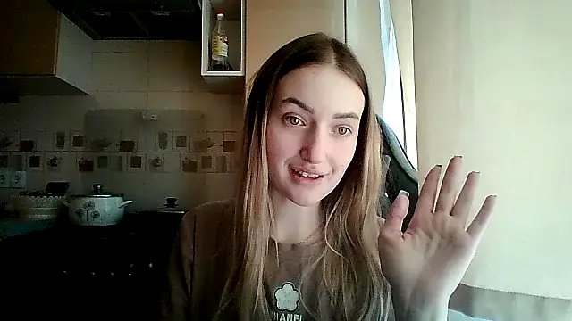 KariLindsey online show from April 13, 10:21 am