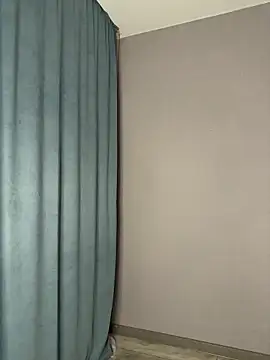 Snapshot of AliceVilliers chatting on May 6, 9:42 pm AliceVilliers online show from May 6, 9:42 pm