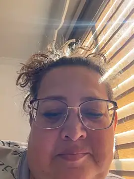 Martinacurvy  online show from May 3, 8:26 pm
