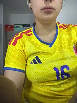 Snapshot of Cami_olarte chatting on June 12, 6:40 pm Cami olarte online show from June 12, 6:40 pm