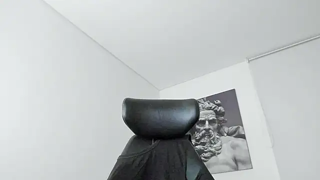 simonleon27 online show from June 17, 12:46 am
