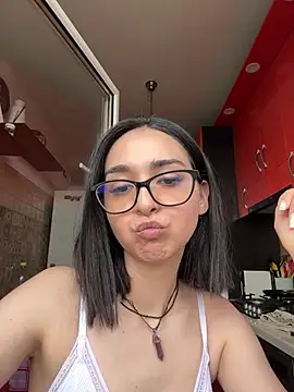 TheaMerve online show from August 6, 1:13 pm