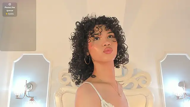 Snapshot of Julietta___ chatting on July 19, 11:58 am Julietta online show from July 19, 11:58 am