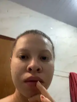 Snapshot of jhully_hot chatting on April 17, 11:24 am jhully hot online show from April 17, 11:24 am