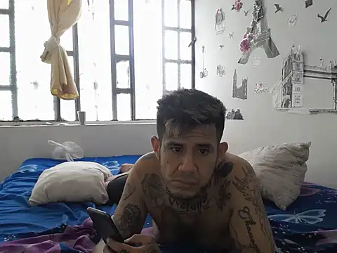 Snapshot of allison_maxtattoo_ chatting on April 16, 8:53 pm allison maxtattoo online show from April 16, 8:53 pm