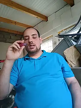 Snapshot of fettgail-0507 chatting on June 7, 12:42 pm fettgail-0507 online show from June 7, 12:42 pm