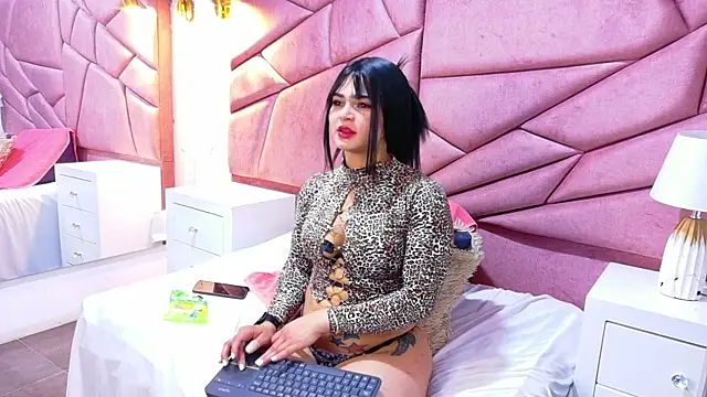Snapshot of alexa_muz chatting on April 7, 12:27 pm alexa muz online show from April 7, 12:27 pm