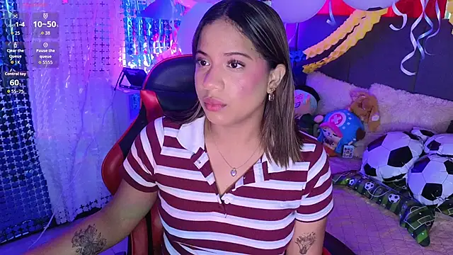 Snapshot of ZaraBlazze_ chatting on June 15, 1:13 pm ZaraBlazze online show from June 15, 1:13 pm