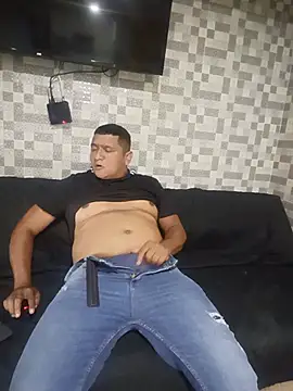 luis20212 online show from June 17, 3:31 am