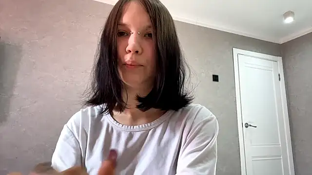Snapshot of AmeliaMiotii chatting on March 31, 9:43 am AmeliaMiotii online show from March 31, 9:43 am
