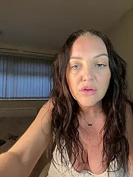 Snapshot of Ladyluxee chatting on May 6, 7:30 pm Ladyluxee online show from May 6, 7:30 pm