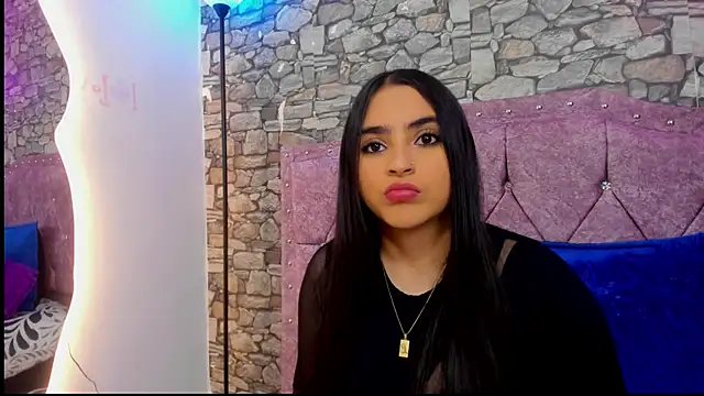 Snapshot of sweet__cherry1 chatting on June 18, 7:07 pm sweet cherry1 online show from June 18, 7:07 pm