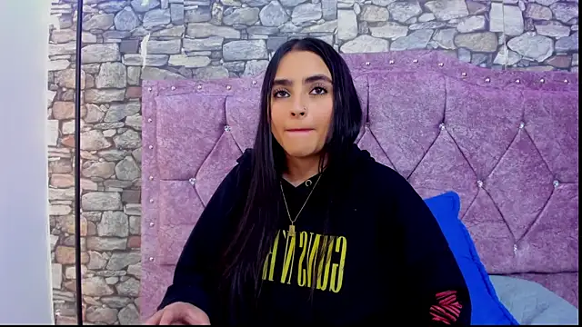 Snapshot of sweet__cherry1 chatting on June 25, 7:07 pm sweet cherry1 online show from June 25, 7:07 pm