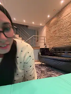 Snapshot of juliacosta chatting on May 20, 1:01 am juliacosta online show from May 20, 1:01 am