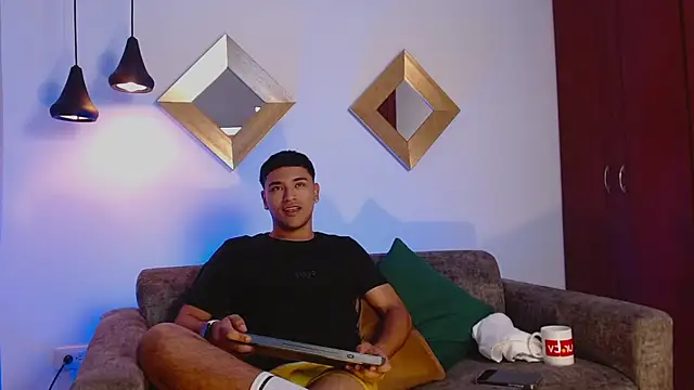 Snapshot of SeanStonee chatting on March 31, 12:34 am SeanStonee online show from March 31, 12:34 am