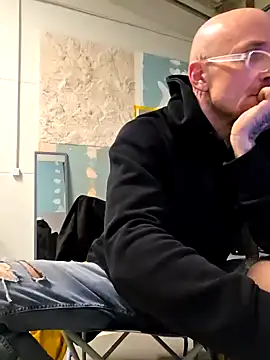 Snapshot of TavoEskort123 chatting on March 28, 11:37 pm TavoEskort123 online show from March 28, 11:37 pm