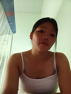 Snapshot of -Quyny- chatting on June 9, 4:57 am -Quyny- online show from June 9, 4:57 am