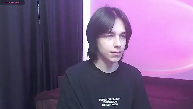 Snapshot of mason_silver chatting on May 19, 10:10 am mason silver online show from May 19, 10:10 am